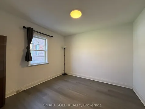 204 Cameron Avenue Toronto ON M2N 1E5