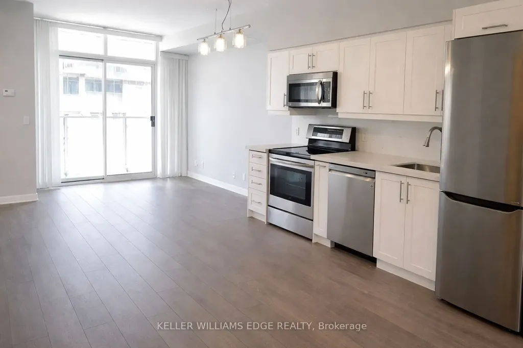21 Nelson Street Toronto ON M5V 1T8