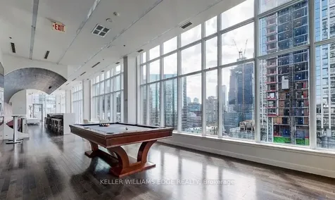 21 Nelson Street Toronto ON M5V 1T8
