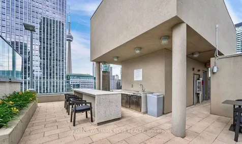 21 Nelson Street Toronto ON M5V 1T8
