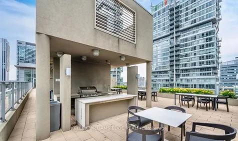 21 Nelson Street Toronto ON M5V 1T8