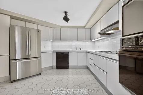 175 Cumberland Street Toronto ON M5R 3M9