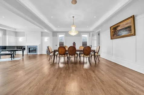 256 Park Home Avenue Toronto ON M2R 1A3