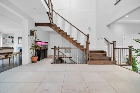 256 Park Home Avenue Toronto ON M2R 1A3
