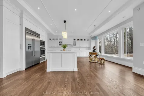 256 Park Home Avenue Toronto ON M2R 1A3
