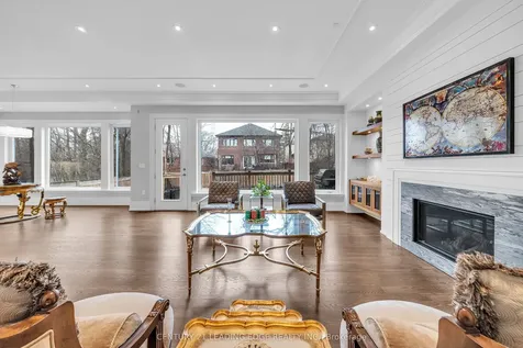 256 Park Home Avenue Toronto ON M2R 1A3