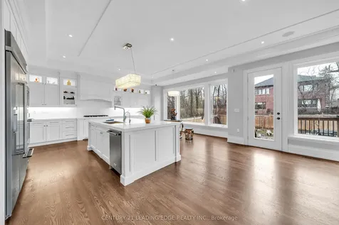 256 Park Home Avenue Toronto ON M2R 1A3