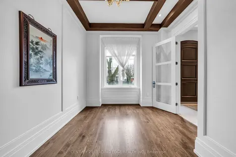 256 Park Home Avenue Toronto ON M2R 1A3