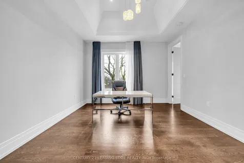 256 Park Home Avenue Toronto ON M2R 1A3
