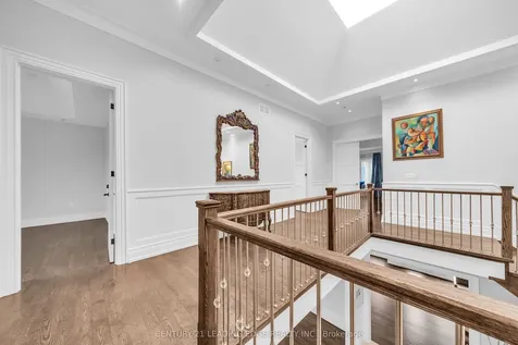 256 Park Home Avenue Toronto ON M2R 1A3