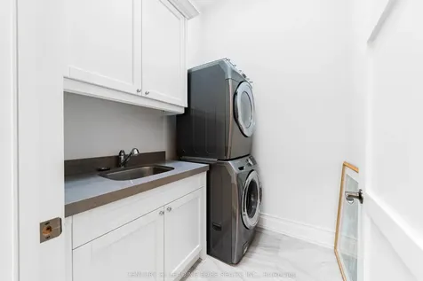 256 Park Home Avenue Toronto ON M2R 1A3