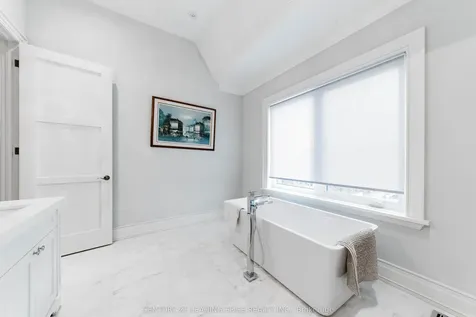 256 Park Home Avenue Toronto ON M2R 1A3
