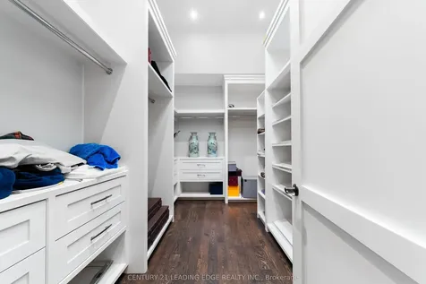 256 Park Home Avenue Toronto ON M2R 1A3