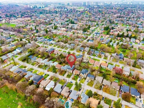 256 Park Home Avenue Toronto ON M2R 1A3