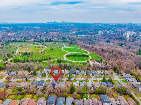 256 Park Home Avenue Toronto ON M2R 1A3
