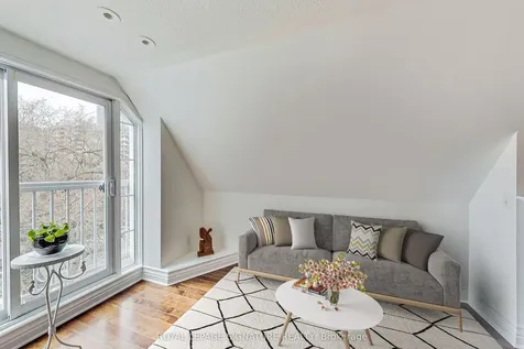 539 Jarvis Street Toronto ON M4Y 2H7
