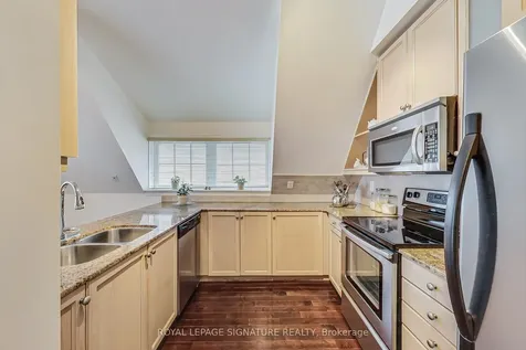 539 Jarvis Street Toronto ON M4Y 2H7