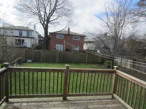 409 Patricia Avenue Toronto ON M2R 2N1