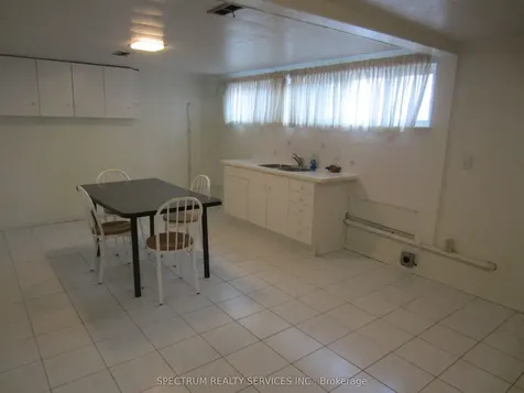 409 Patricia Avenue Toronto ON M2R 2N1