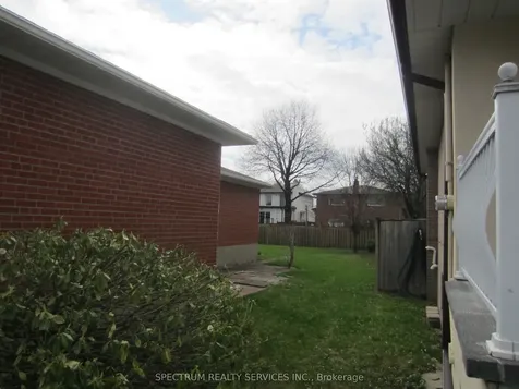 409 Patricia Avenue Toronto ON M2R 2N1