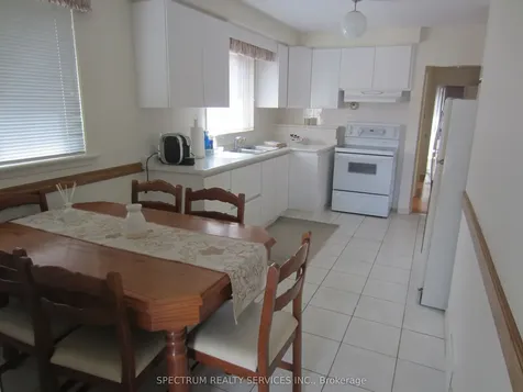 409 Patricia Avenue Toronto ON M2R 2N1