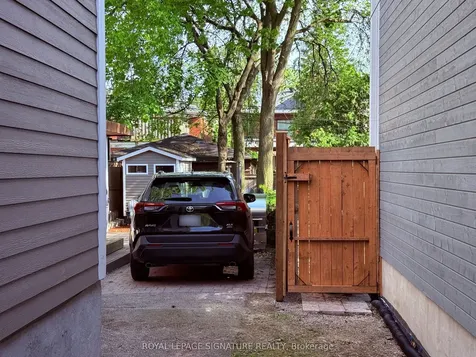 473 Hillsdale Avenue E Toronto ON M4S 1V1