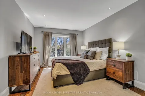 473 Hillsdale Avenue E Toronto ON M4S 1V1