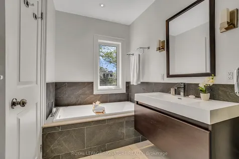 473 Hillsdale Avenue E Toronto ON M4S 1V1
