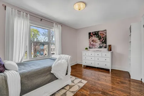 473 Hillsdale Avenue E Toronto ON M4S 1V1