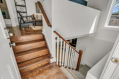 473 Hillsdale Avenue E Toronto ON M4S 1V1