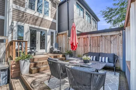 473 Hillsdale Avenue E Toronto ON M4S 1V1