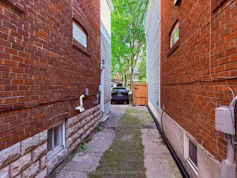 473 Hillsdale Avenue E Toronto ON M4S 1V1
