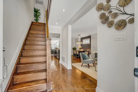 473 Hillsdale Avenue E Toronto ON M4S 1V1