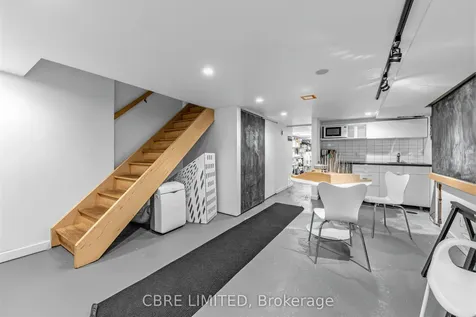 1088 Bathurst Street Toronto ON M5R 3G9