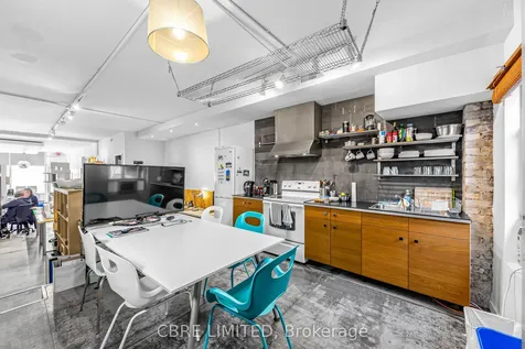 1088 Bathurst Street Toronto ON M5R 3G9