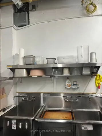 5425 Yonge Street Toronto ON M2N 5R6
