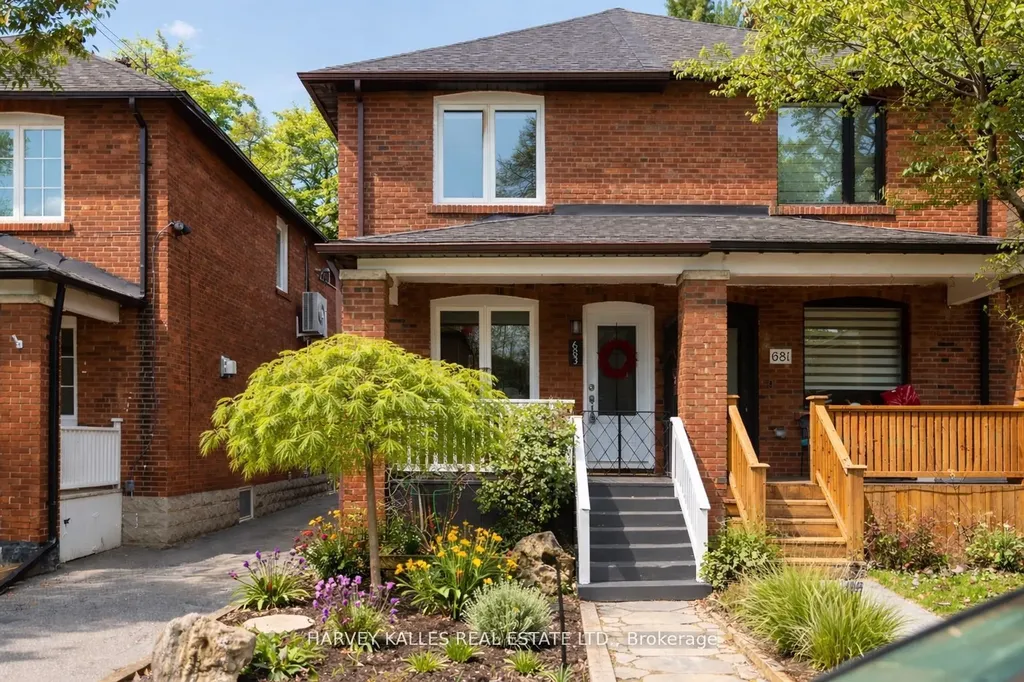 683 Hillsdale Avenue E Toronto ON M4S 1V4