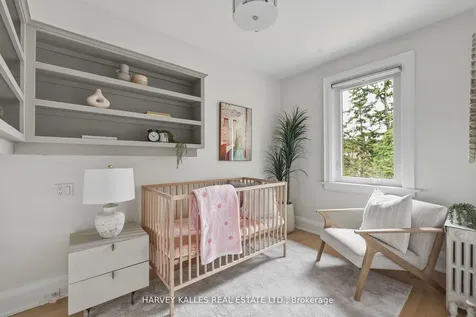 683 Hillsdale Avenue E Toronto ON M4S 1V4