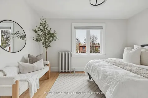 683 Hillsdale Avenue E Toronto ON M4S 1V4