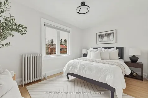 683 Hillsdale Avenue E Toronto ON M4S 1V4