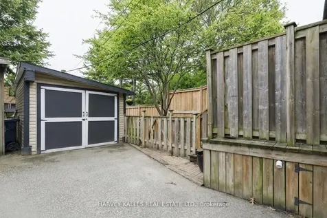 683 Hillsdale Avenue E Toronto ON M4S 1V4