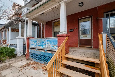587 Palmerston Avenue Toronto ON M6G 2R2