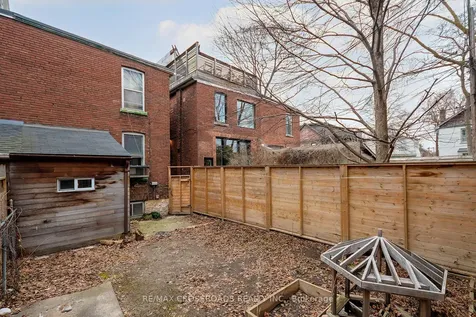 587 Palmerston Avenue Toronto ON M6G 2R2