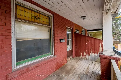 587 Palmerston Avenue Toronto ON M6G 2R2
