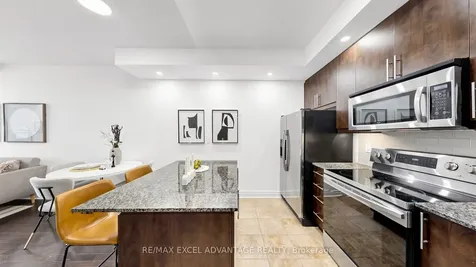 21 Olive Avenue Toronto ON M2N 4N4