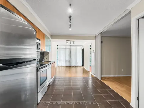37 Grosvenor Street Toronto ON M4Y 3G5