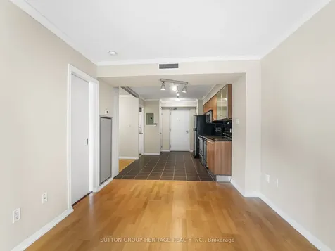 37 Grosvenor Street Toronto ON M4Y 3G5