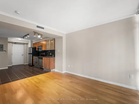 37 Grosvenor Street Toronto ON M4Y 3G5