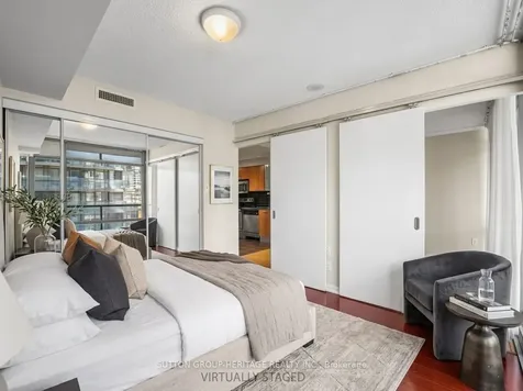 37 Grosvenor Street Toronto ON M4Y 3G5