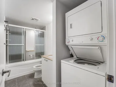 37 Grosvenor Street Toronto ON M4Y 3G5